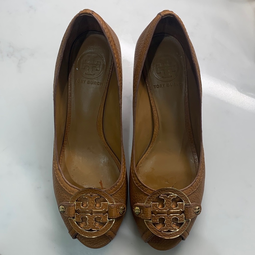 Beautiful brown Tory Burch wedges!